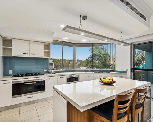 1200-5bed-luxury-coolum-accommodation1