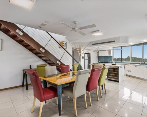 1200-5bed-luxury-coolum-accommodation11