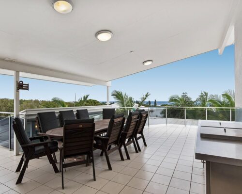 1200-5bed-luxury-coolum-accommodation15