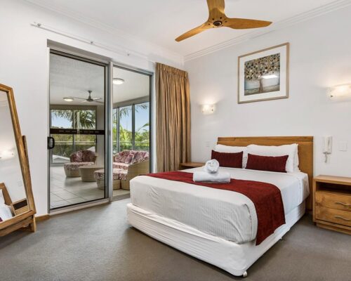 1200-5bed-luxury-coolum-accommodation6